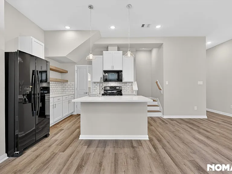 208 Clark Meadows Ln — Photo 4