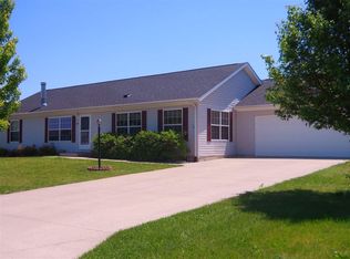 1125 E Portside Dr, Warsaw, IN 46582