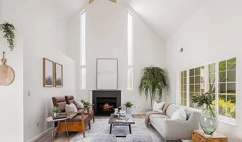 1st image of 1729 Somerset Pl