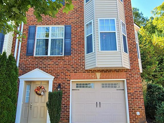 2nd image of 3008 Hill St Unit 200