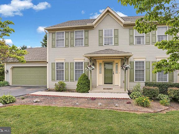 2nd image of 318 Dogwood Ln