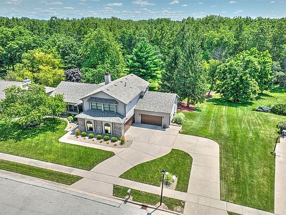 3rd image of 1171 Woodridge Ct
