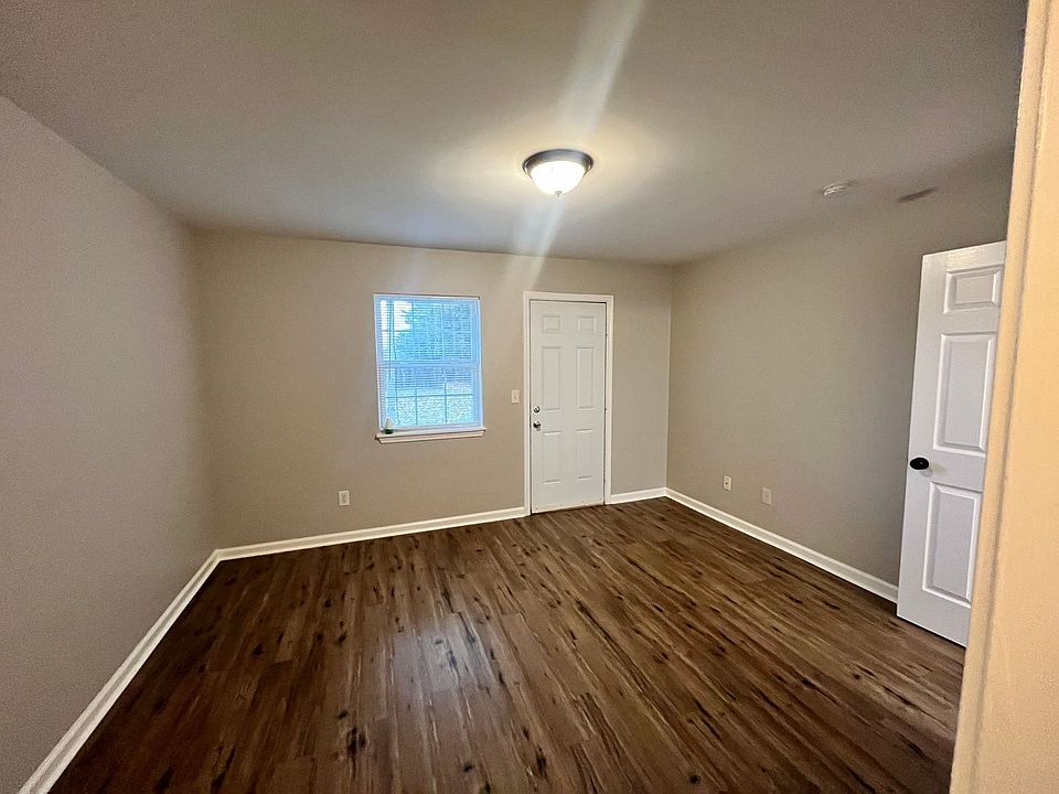 1st image of 1806 Woods Ln #2912