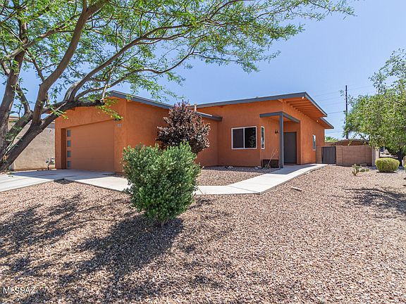 2nd image of 3081 N Dasylirion Dr