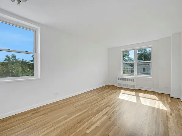 5730 Mosholu Avenue image 12 of 15