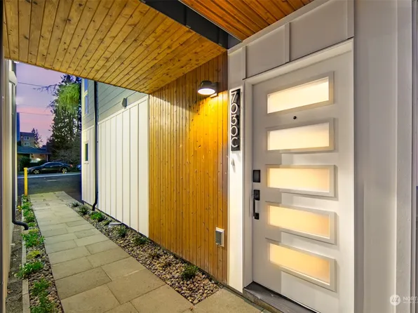 7030 C Mary Avenue NW, Seattle, WA 98117
