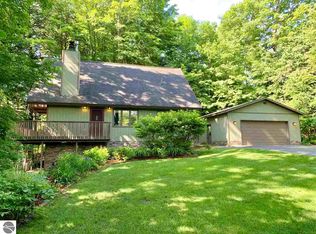 2484 McNab Ct, Traverse City, MI 49696