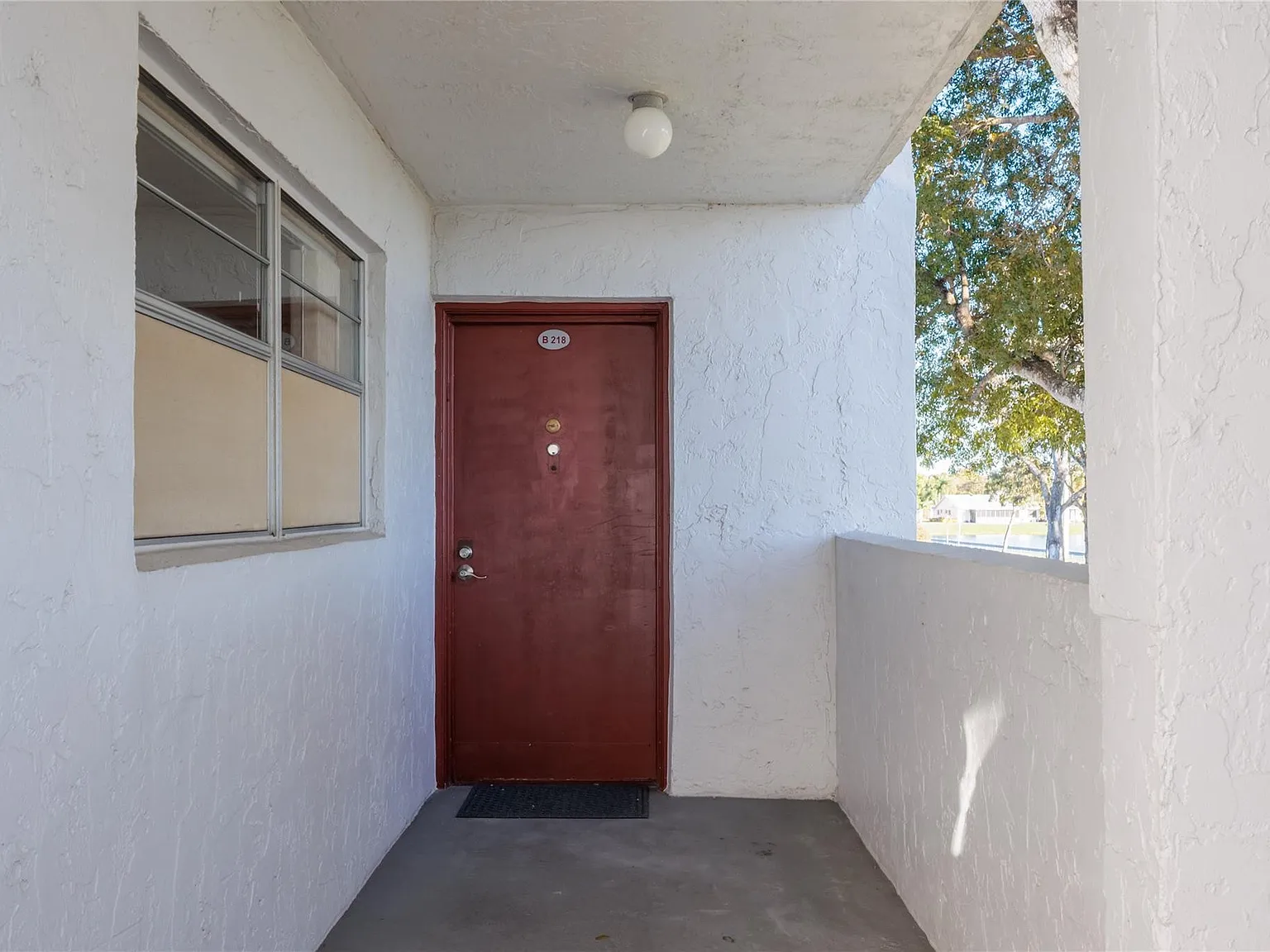 2 bed, 2.0 bath, 1170 sqft, $2,000 — Photo 2