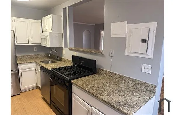 Building Photo - 939 Longfellow St NW #110