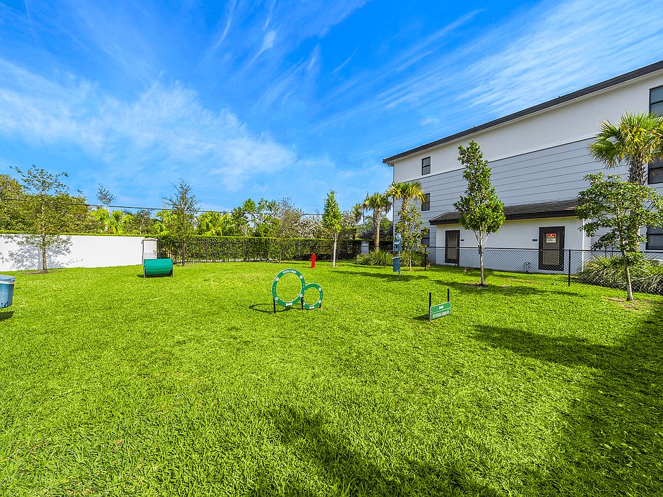 1st image of 482 NW 207th St #6-207