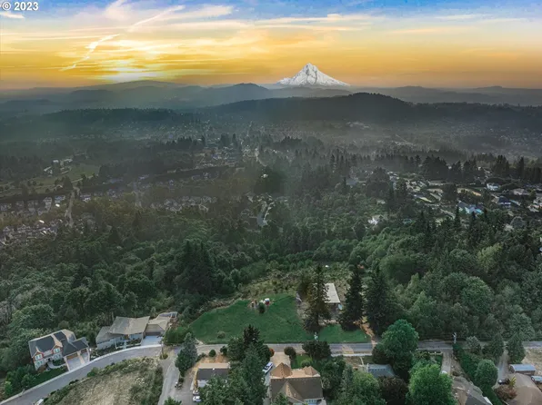 9700 SE Eastview Dr, Happy Valley, OR 97086