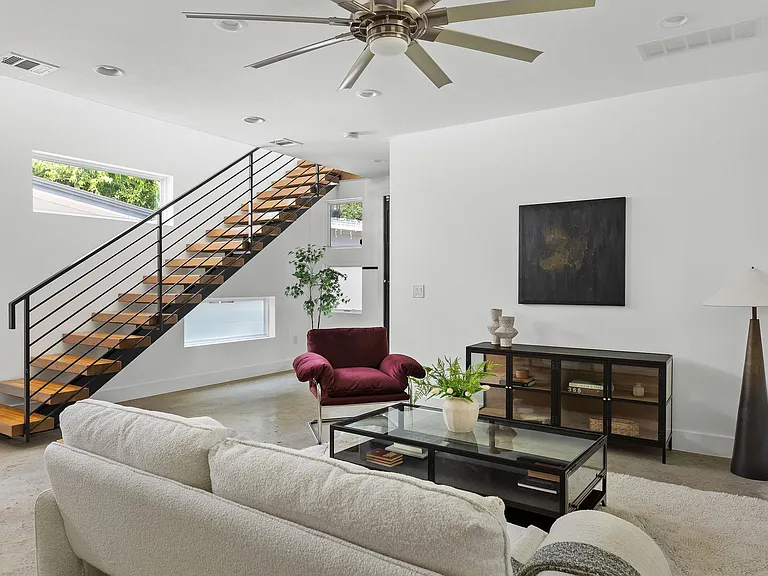 1182 Oakgrove Ave #A — Photo 9