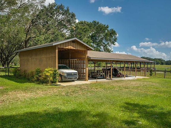 3rd image of 35910 Timbertop Ln