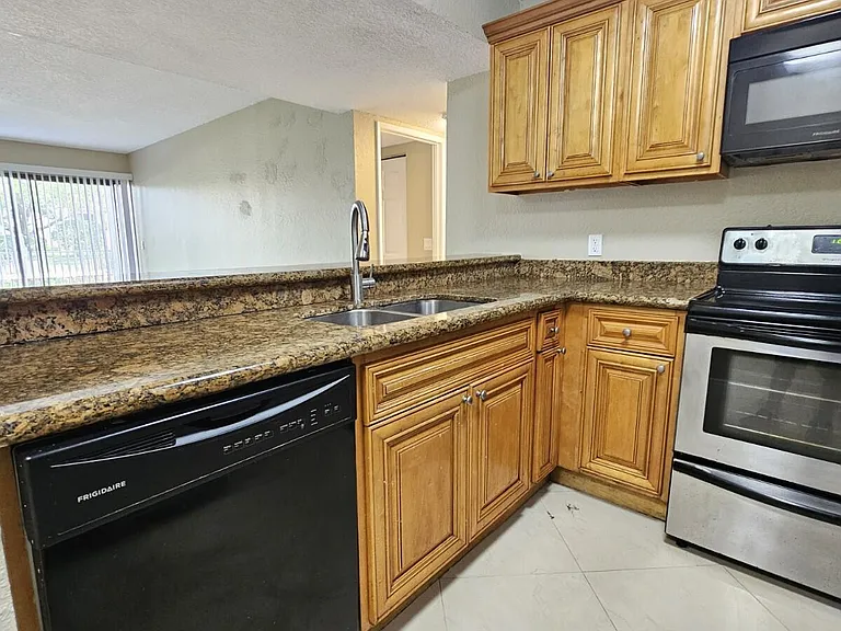 1440 Windorah Way #C — Photo 4