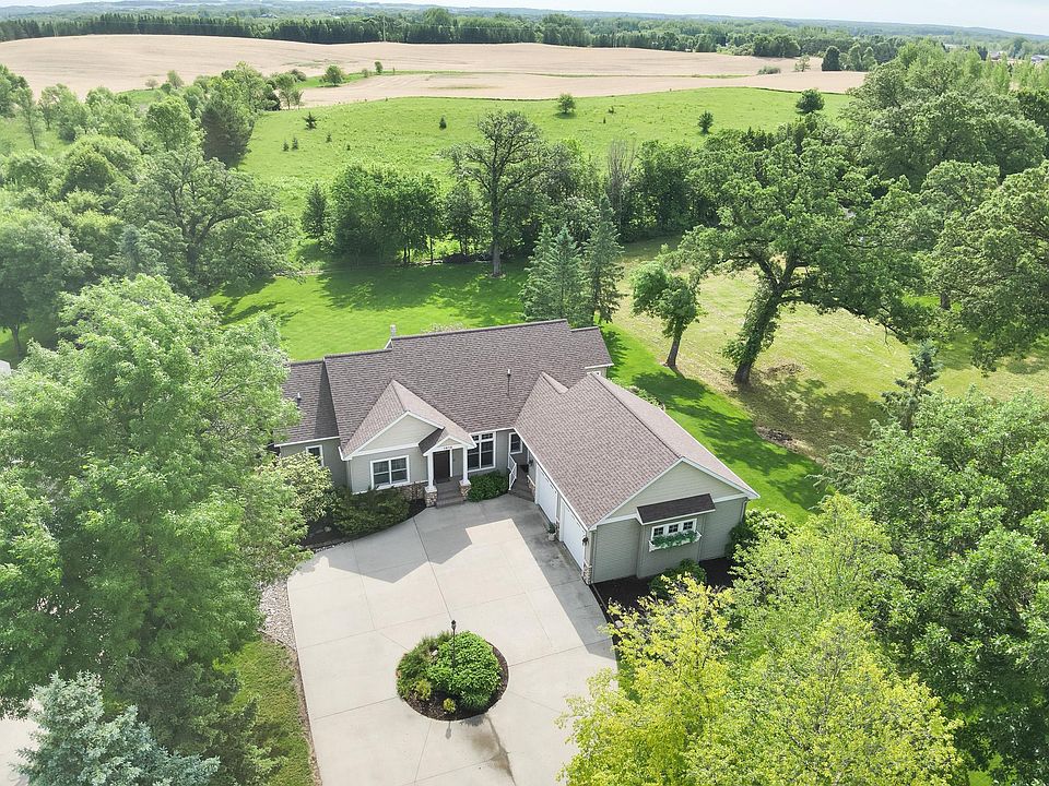 1st image of 1810 Minnehuta Dr