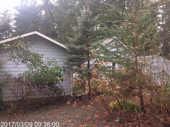 4th image of 2470 Marine Dr