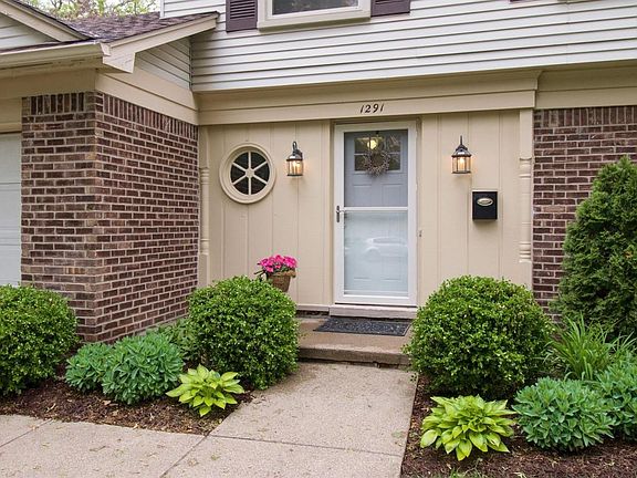 2nd image of 1291 King George Blvd