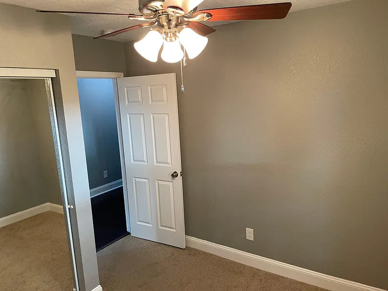 3520 W Rogers Ave — Photo 12
