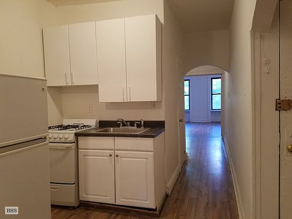 4th image of 75 E 2nd St APT 6