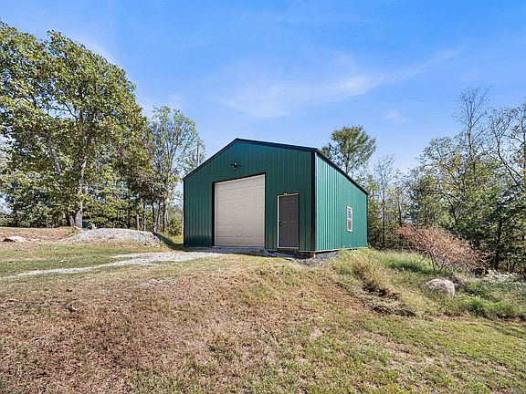 4th image of 31 Oakview Dr