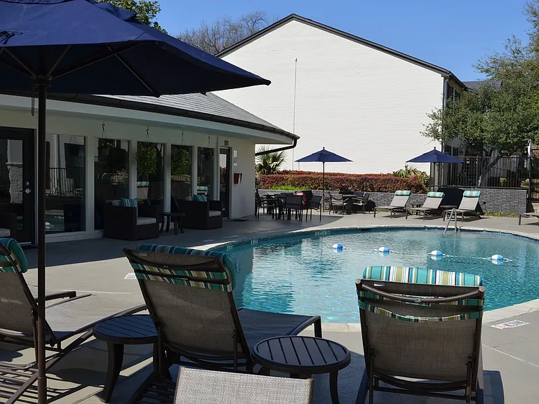 Lounge seating at the pool