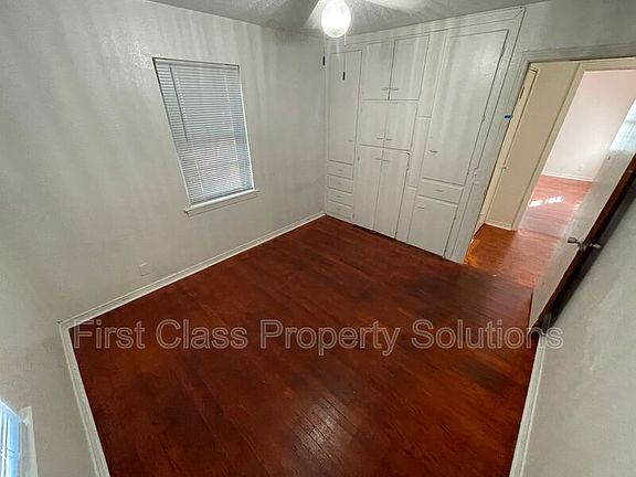 4th image of 1414 NE 37th St