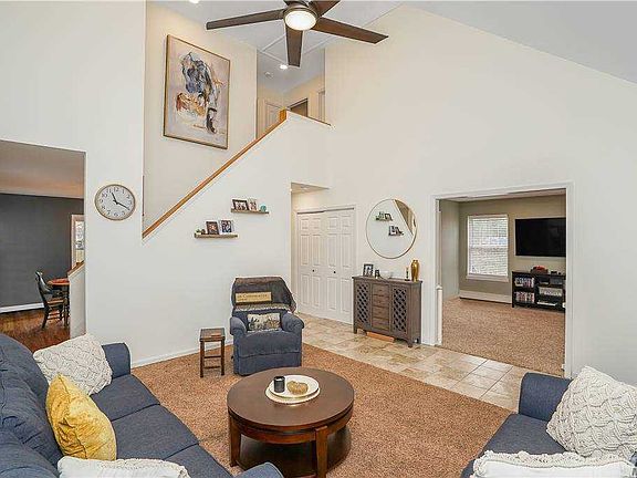 4th image of 116 Baybright Dr E