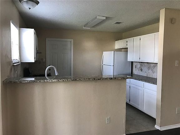 4th image of 10327 Glenn Vista Dr