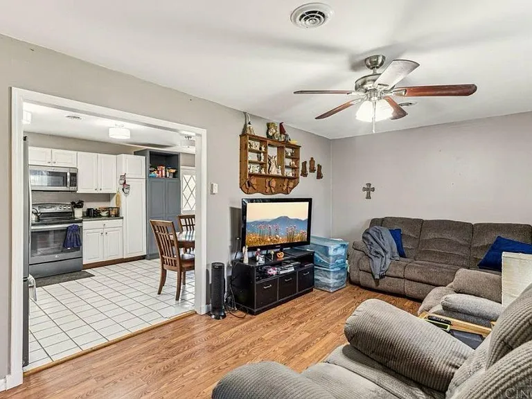 1513 Bellwood Dr — Photo 1