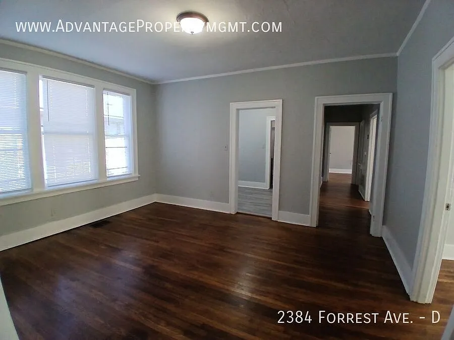 Welcome home to this thoughtfully renovated 3-bedroom, 1-bath - Open To Section 8 — Photo 3