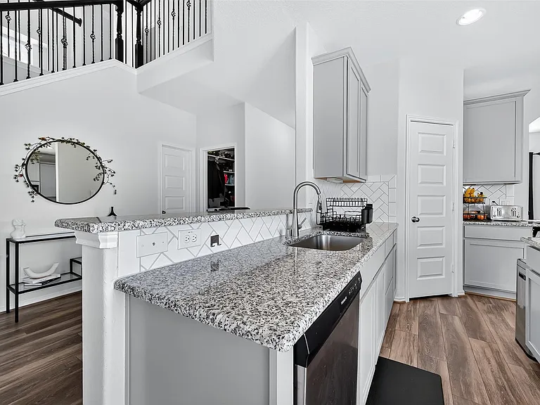 1601 Darwin Cedar Dr — Photo 16