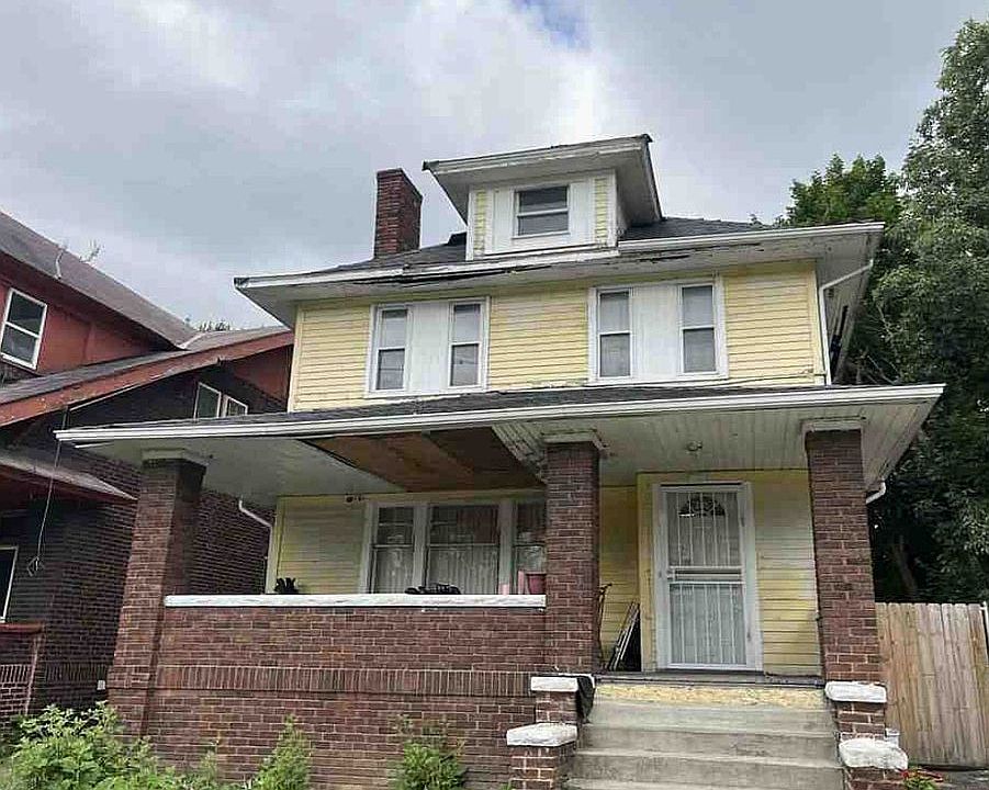 1st image of 4220 E 110th St