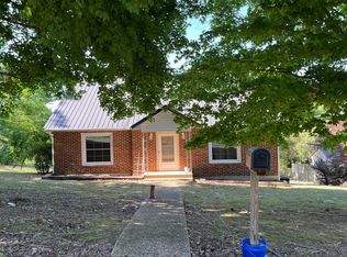 694 Main St, Clinton, AR 72031