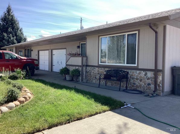 21021 Cottonwood Dr, Greenleaf, ID 83626