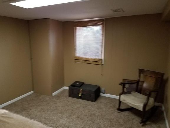 5th image of 2225 Golden St SW