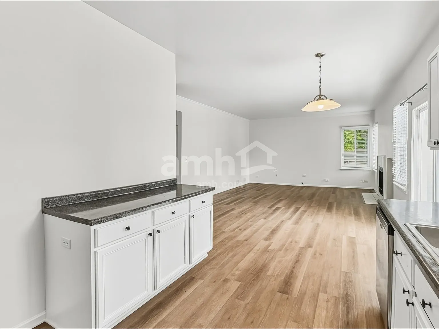 4 bed, 2.0 bath, 2050 sqft, $3,530 — Photo 3