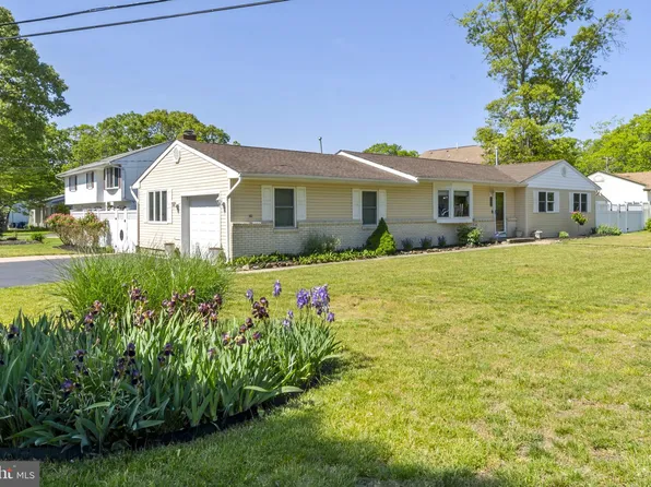 375 Constitution Dr, Forked River, NJ 08731