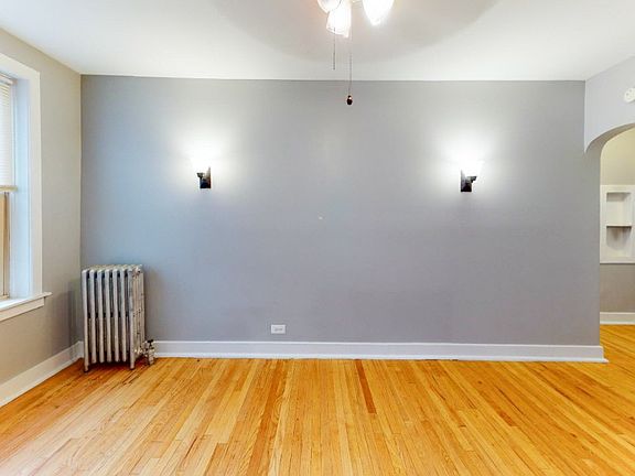 4th image of 1622 W Sherwin Ave #2