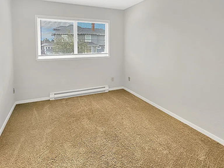 1002 N J St #14 — Photo 7