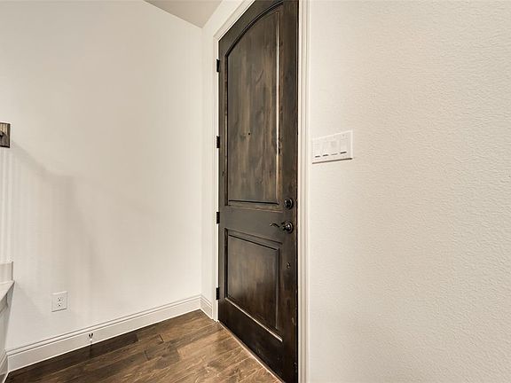 2nd image of 2312 Jameson Ln