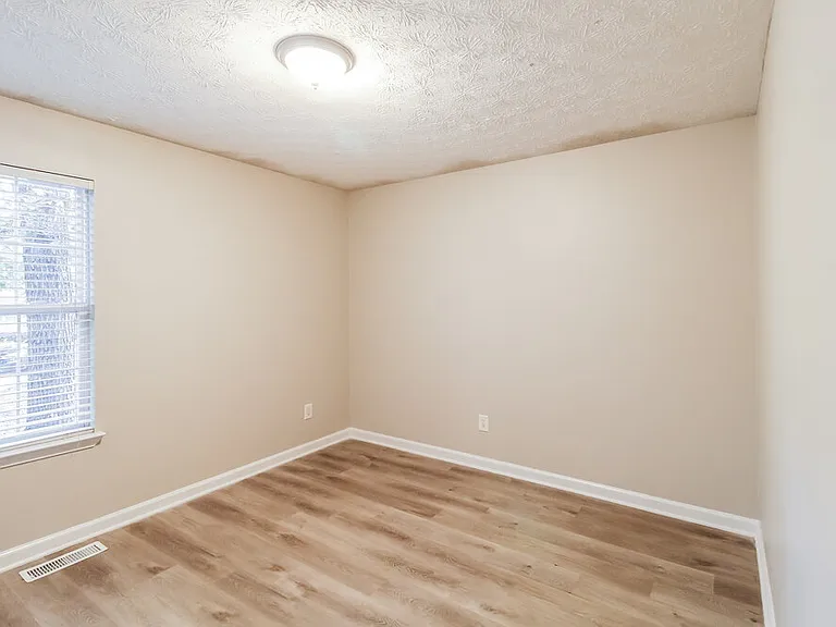 5030 Gillsville Hwy — Photo 10