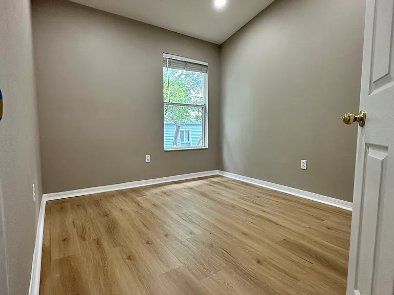 2011 Strathmill Dr #2011 — Photo 19