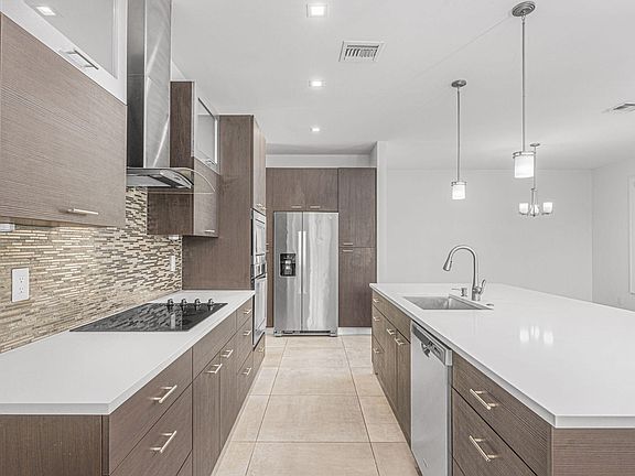 5th image of 6216 NW Gatun Court