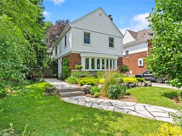 88 Rothsay Ave, Hamilton, ON L8M 3G1