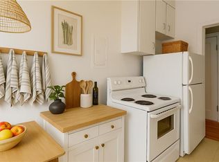 290 Mona, Ottawa, ON K1L 7A1
