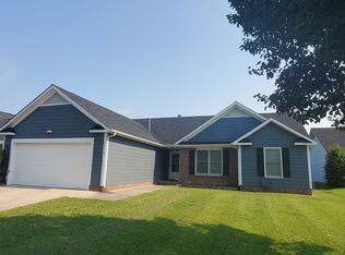 6316 Foxglenn Dr, Fayetteville, NC 28314