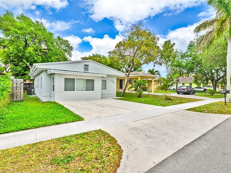 2243 Greene St — Photo 30