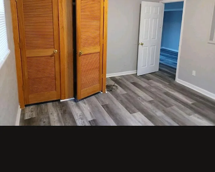 1376 Seward Ave — Photo 6