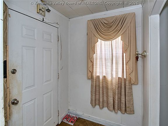 3rd image of 5909 Elaine Dr
