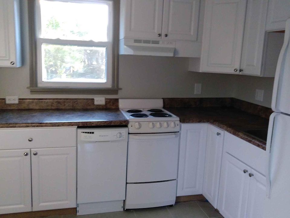 Efficiency Kitchen with Dishwasher.